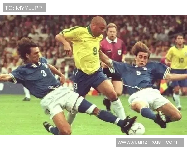 足球场上的17号传奇球星盘点与他们的辉煌成就回顾 足球场上的17号传奇球星盘点与他们的辉煌成就回顾